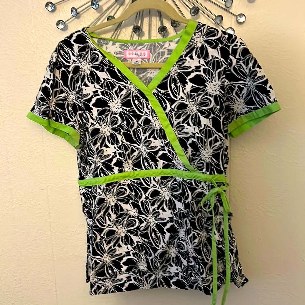 Koi bow scrub top